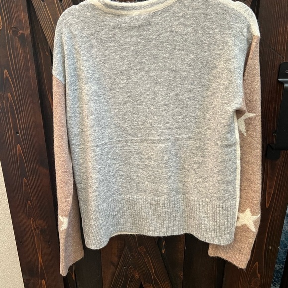 NWT Hem & Thread Star Sweater - Picture 3 of 3